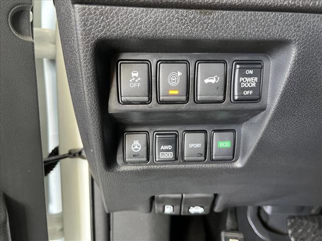 Used 2017 Nissan Rogue SV w/ SV Premium Package image 14