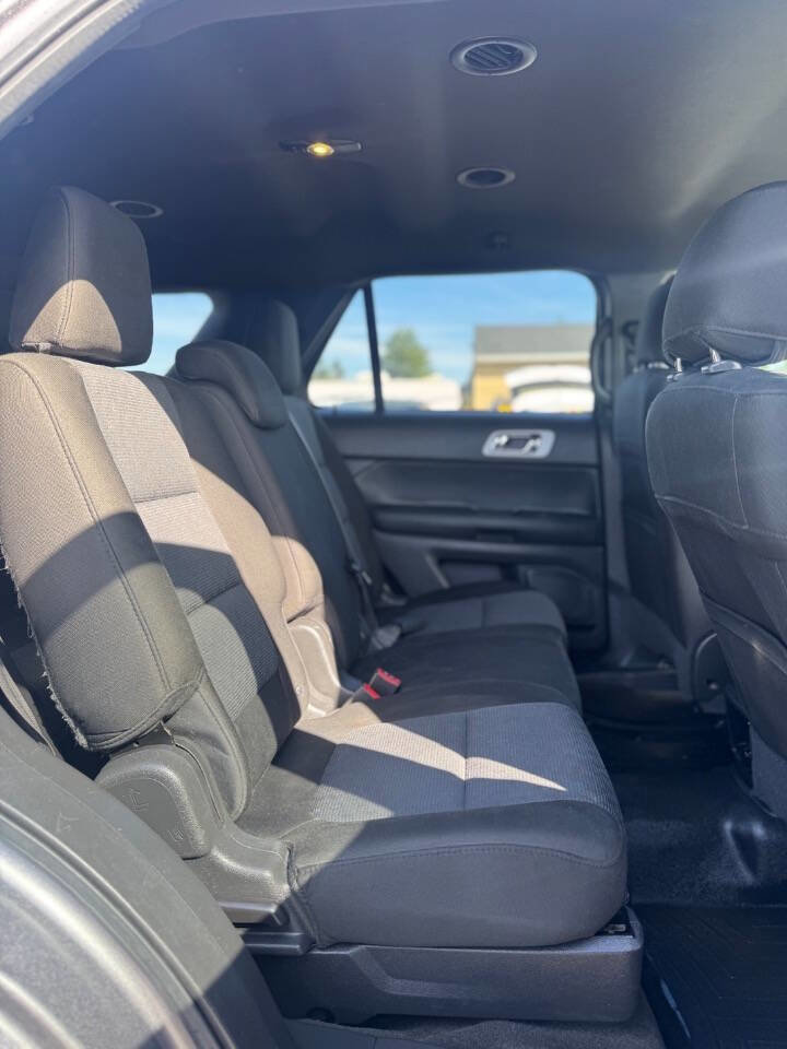 Used 2014 Ford Explorer XLT w/ Equipment Group 201A AWD/4WD image 7