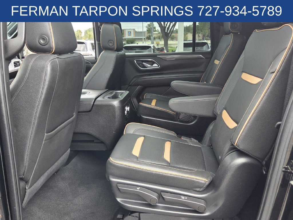 Used 2022 GMC Yukon XL AT4 w/ Technology Package AWD/4WD image 13