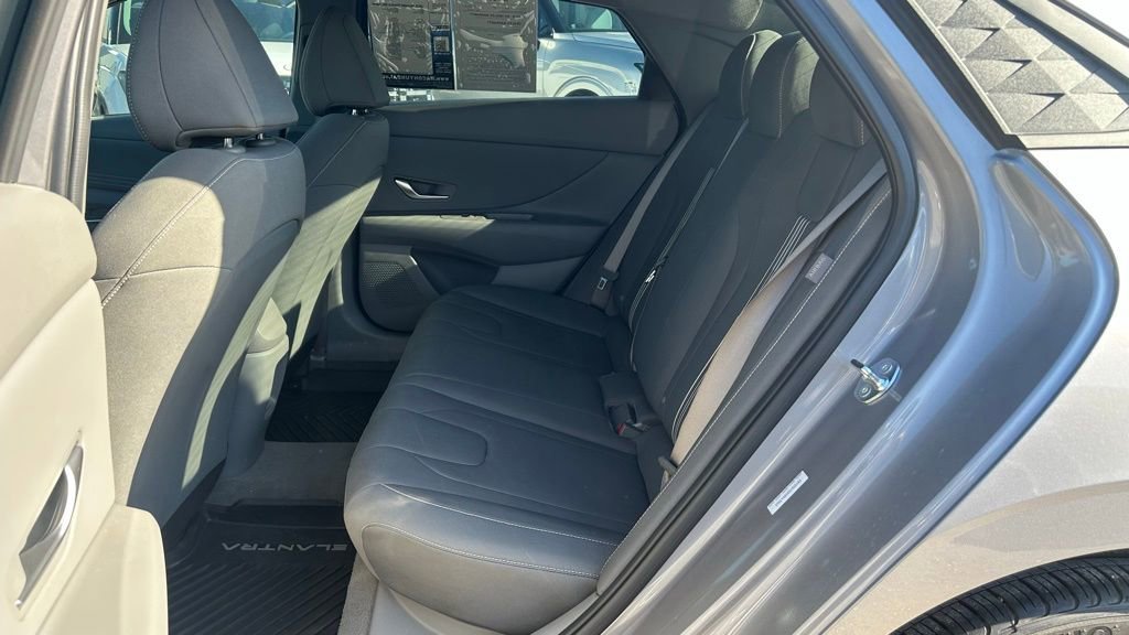 Used 2025 Hyundai Elantra Sport image 23