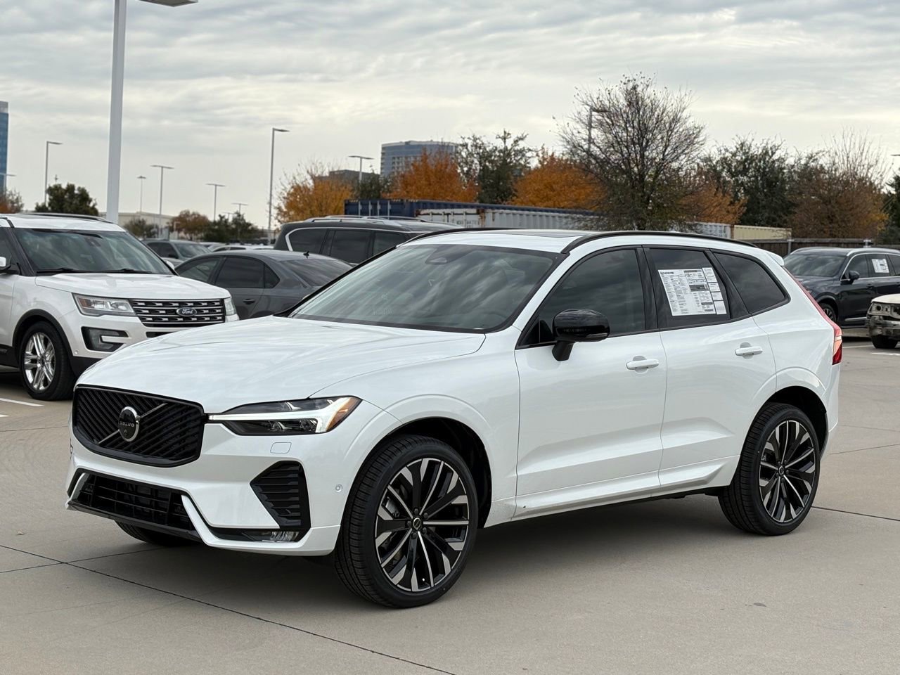 New 2026 Volvo XC60 B5 Ultra w/ Protection Package Premier image 2