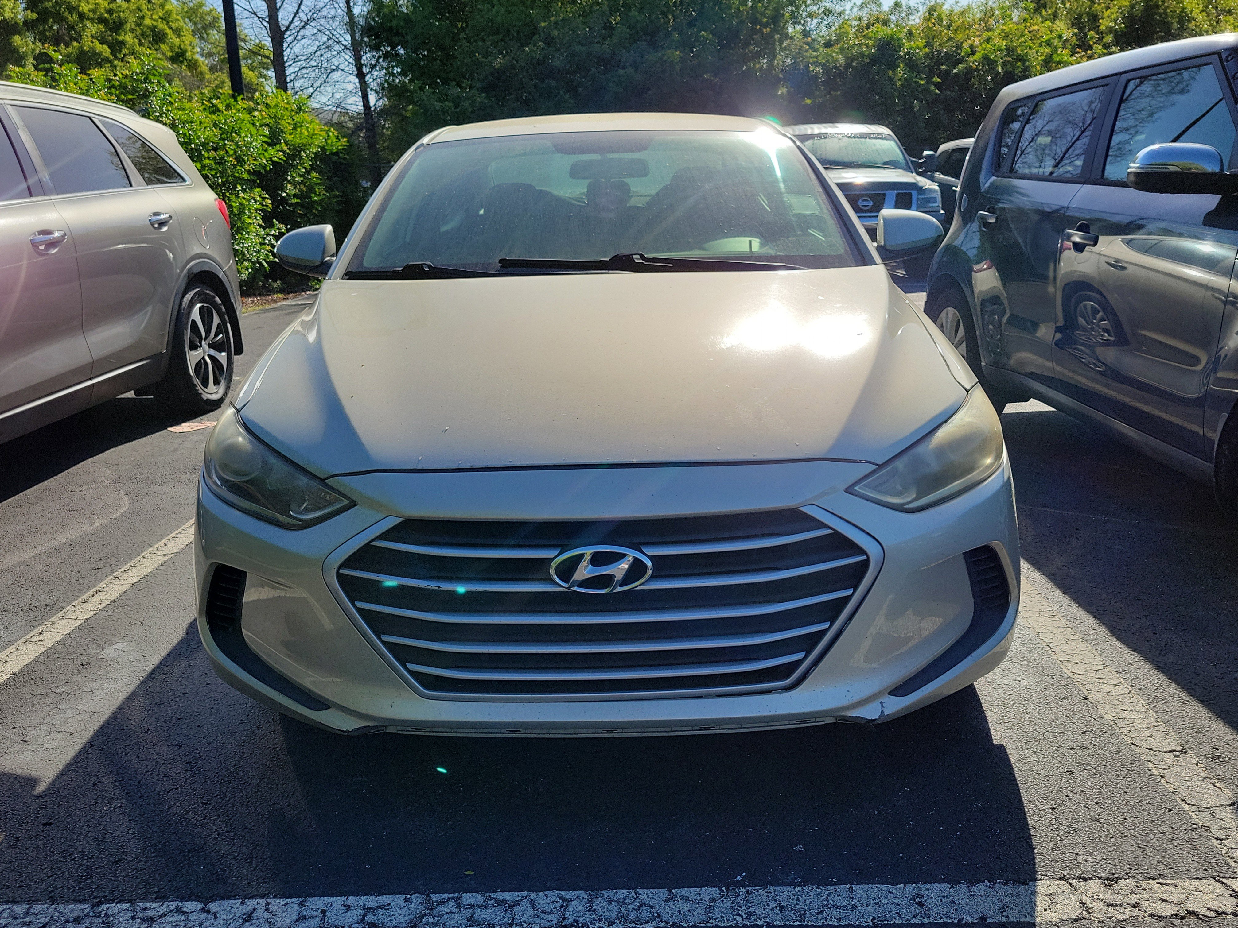 Used 2017 Hyundai Elantra SE image 2