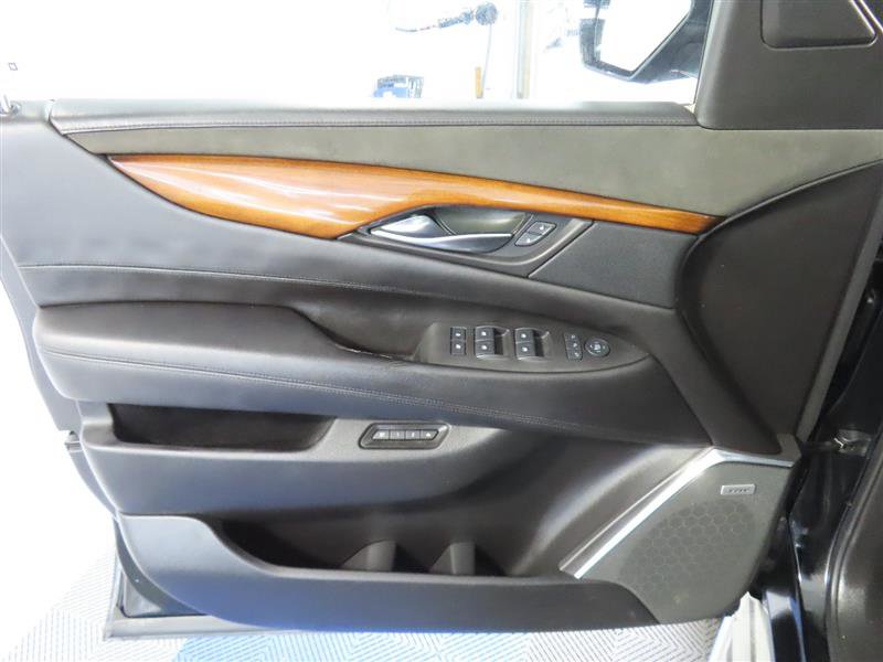 Used 2016 Cadillac Escalade Luxury RWD image 15