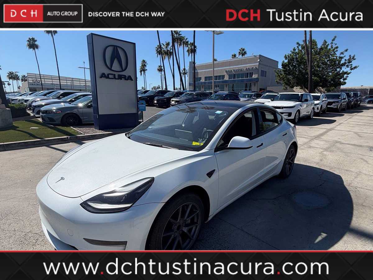 Used 2023 Tesla Model 3 Standard Range RWD image 1