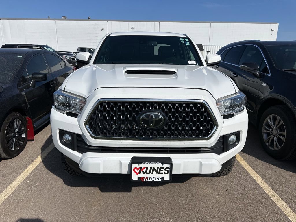 Used 2019 Toyota Tacoma TRD Sport w/ TRD Premium Sport Package image 18