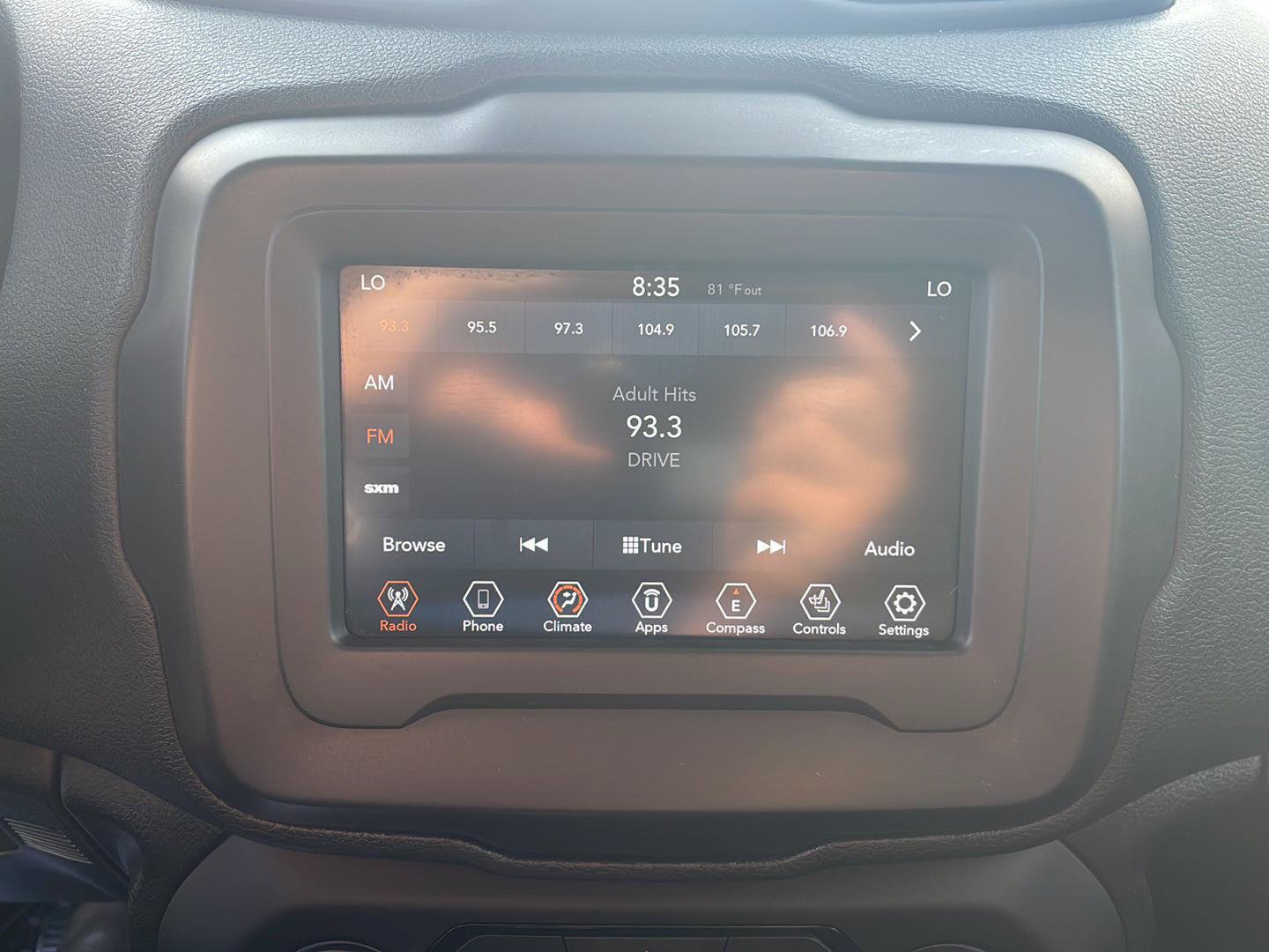 Used 2019 Jeep Renegade Altitude w/ Quick Order Package 2XM AWD/4WD image 23