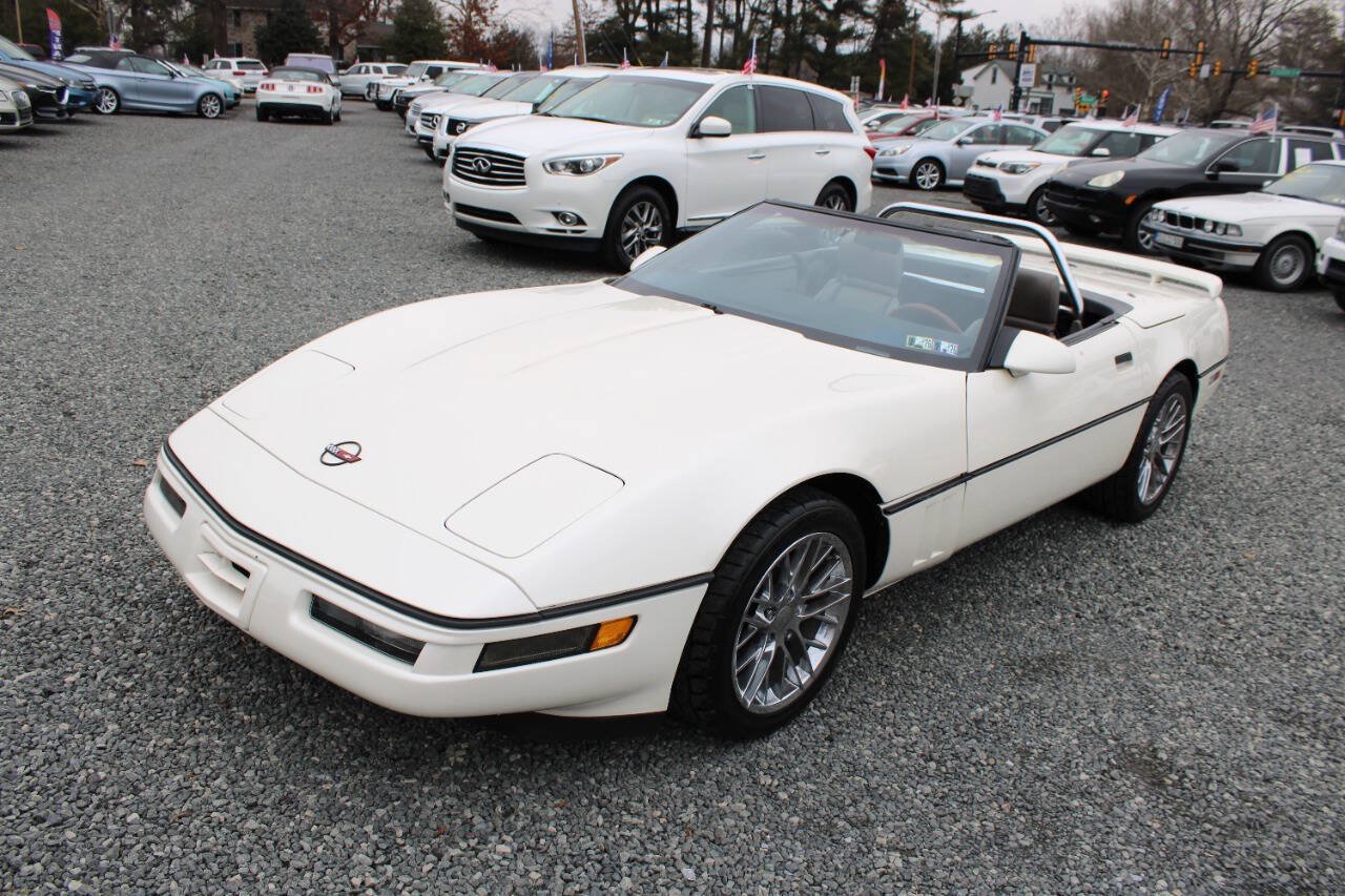 Used 1989 Chevrolet Corvette Convertible RWD image 2