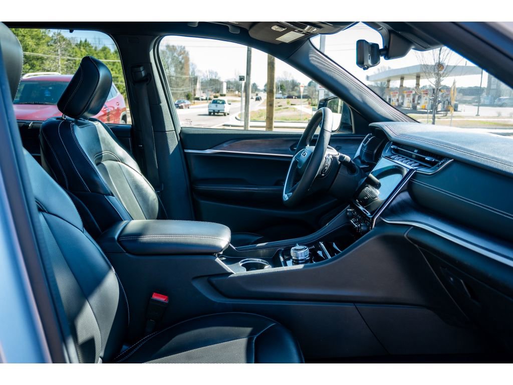 Used 2024 Jeep Grand Cherokee L Limited w/ Luxury Tech Group II image 20