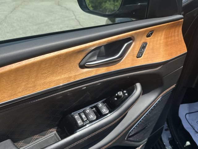 Used 2022 Jeep Grand Cherokee Summit AWD/4WD image 17