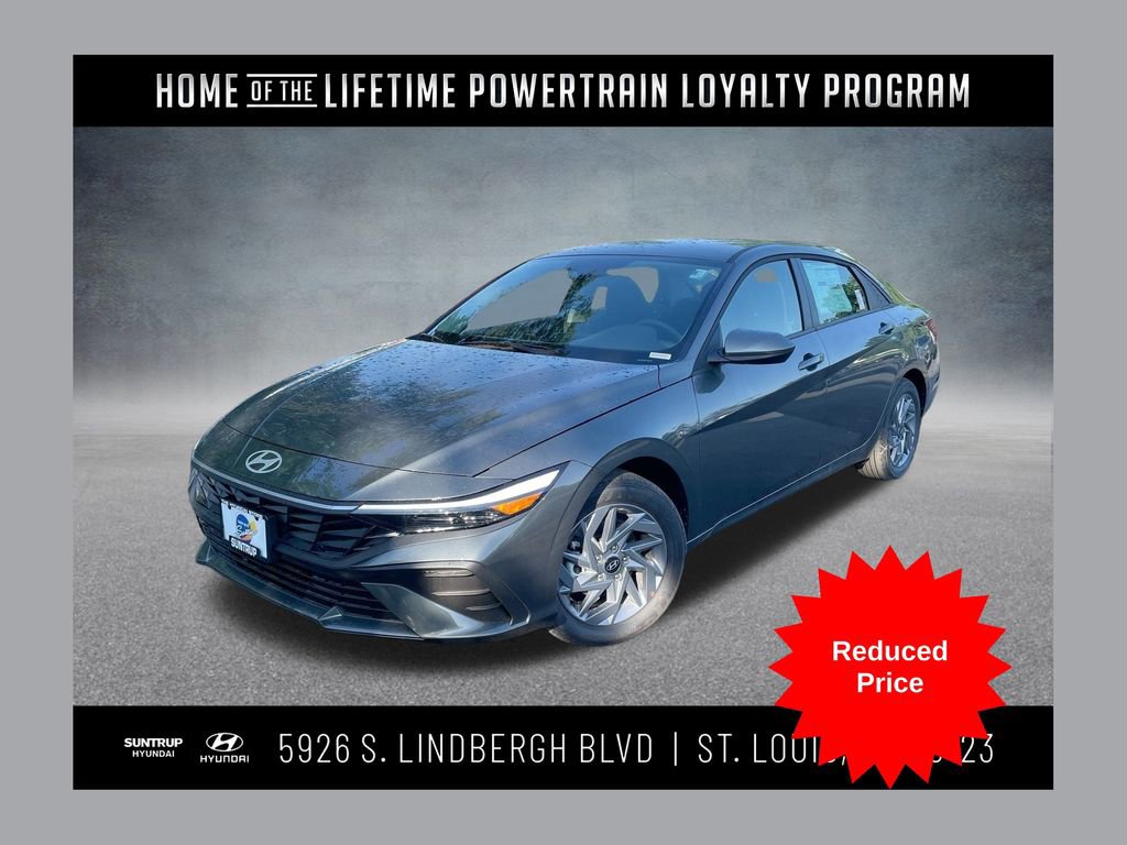 Used 2025 Hyundai Elantra Blue image 1