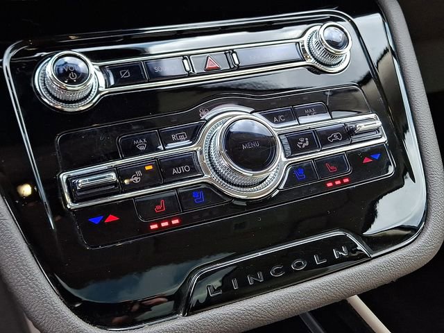 Used 2021 Lincoln Corsair AWD w/ Premium Package image 16