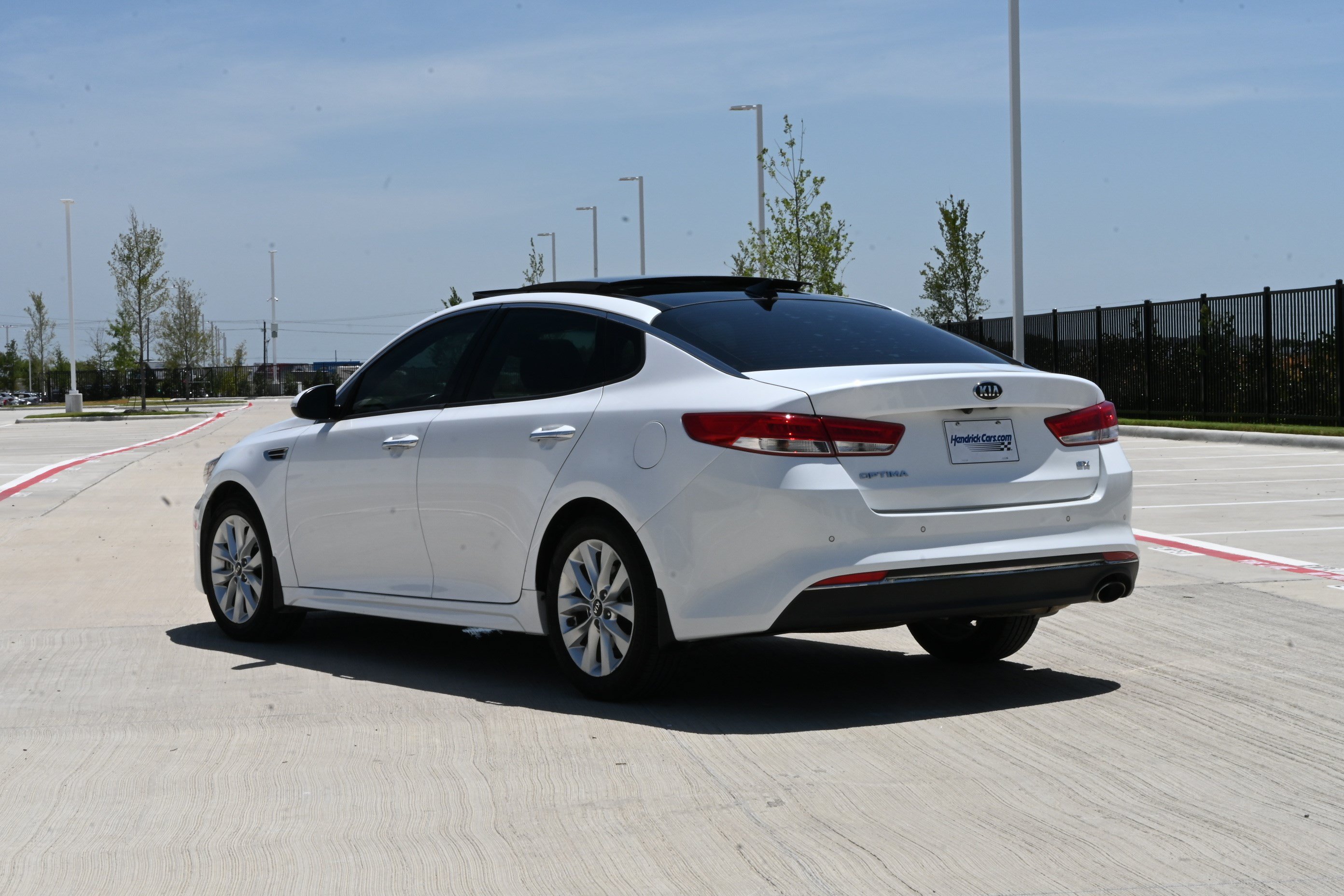 Used 2018 Kia Optima EX w/ Technology Package FWD image 7