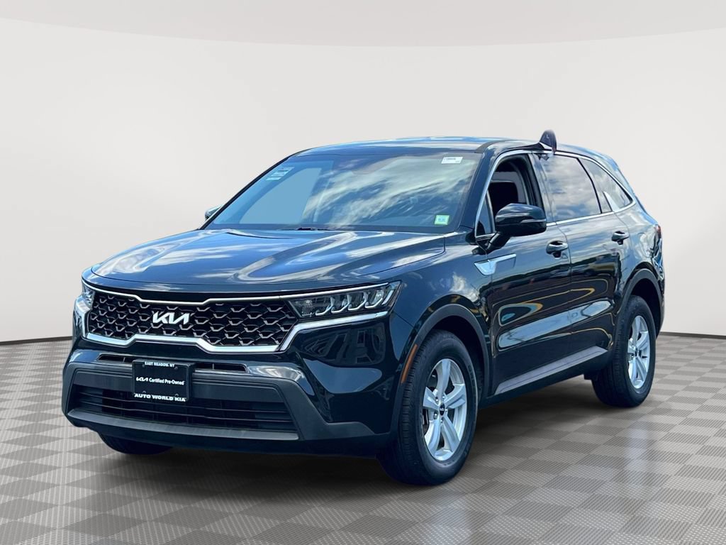 Certified 2023 Kia Sorento LX FWD image 3