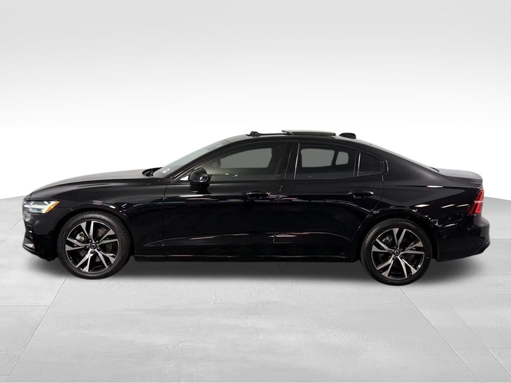 Used 2025 Volvo S60 B5 Plus FWD image 9