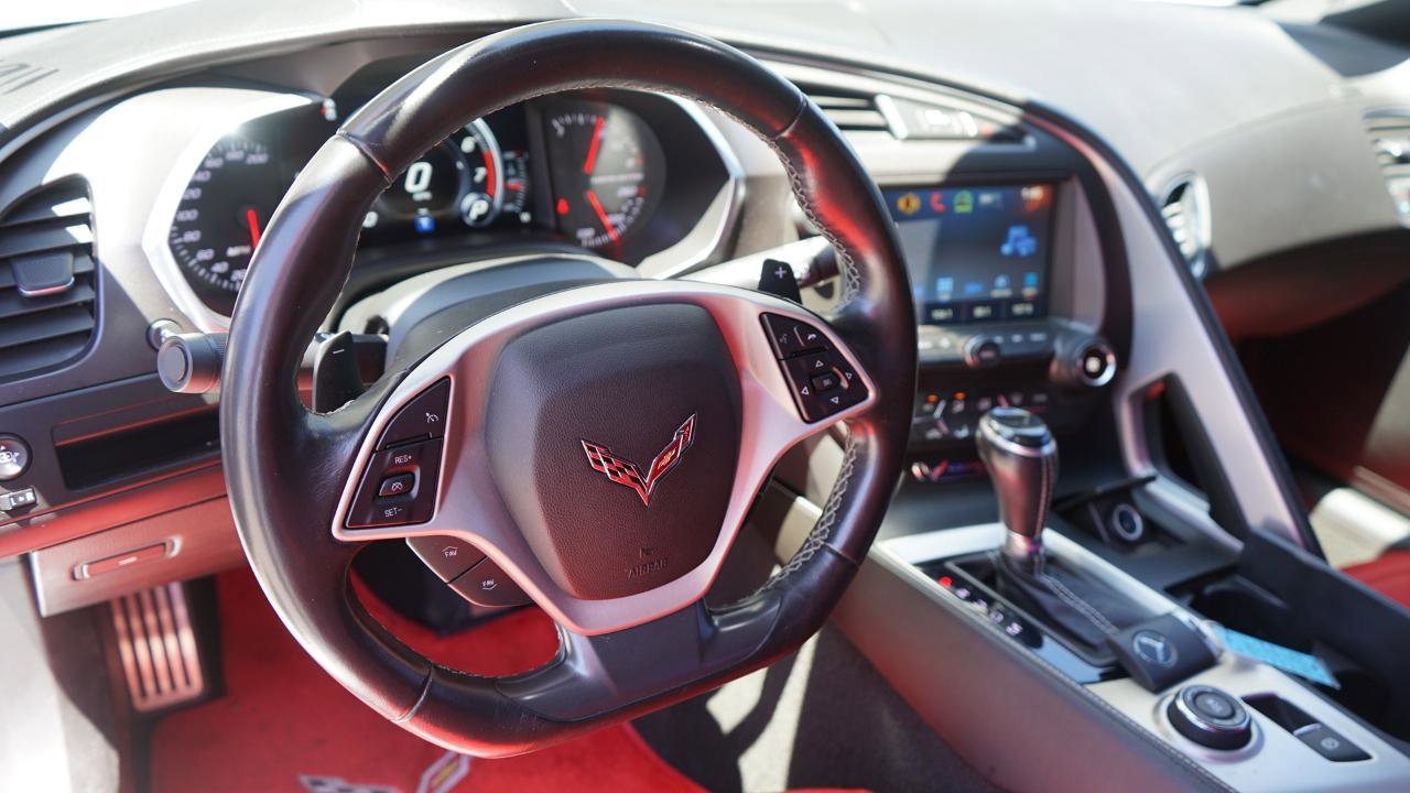 Used 2019 Chevrolet Corvette Stingray Coupe w/ Carbon Flash Badge Package RWD image 3