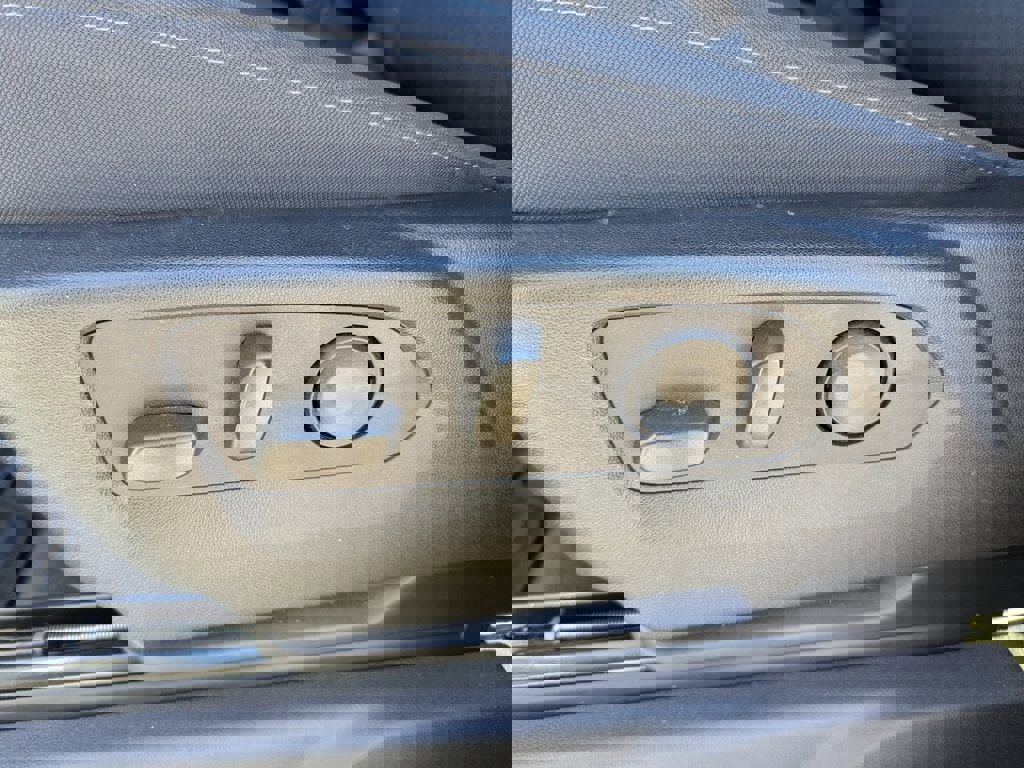 Certified 2025 Chevrolet Silverado 2500 Custom w/ Custom Value Package image 17