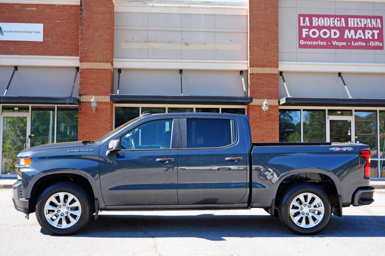 Used 2020 Chevrolet Silverado 1500 Custom w/ Custom Value Package AWD/4WD image 41