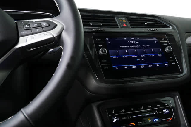 Used 2022 Volkswagen Tiguan SE image 12