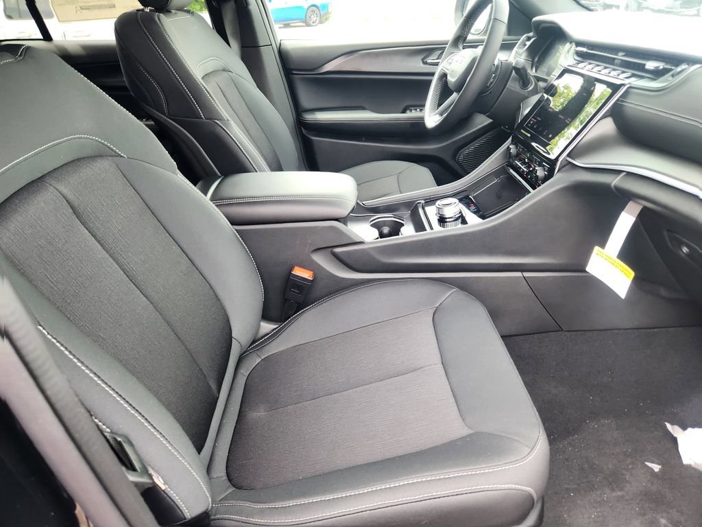 New 2026 Jeep Grand Cherokee Laredo X AWD/4WD image 13
