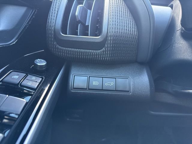 Used 2025 Toyota bZ4X AWD w/ Weather Package image 22