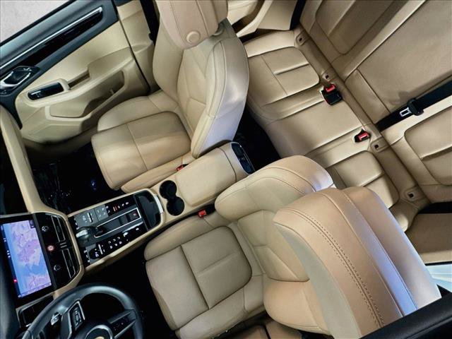 Certified 2026 Porsche Macan Turbo AWD/4WD image 19