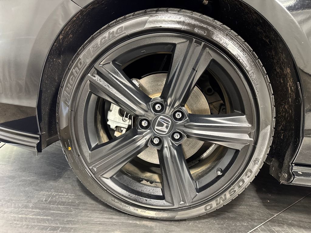 Used 2023 Honda Accord Sport image 2