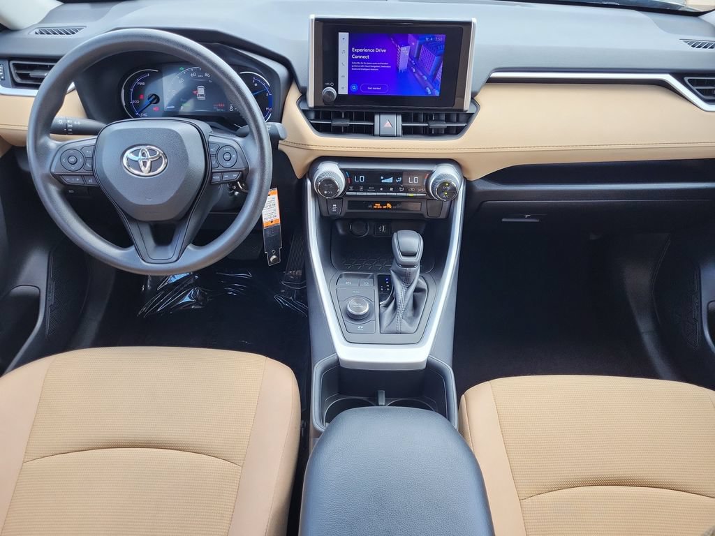Used 2024 Toyota RAV4 LE AWD/4WD image 17