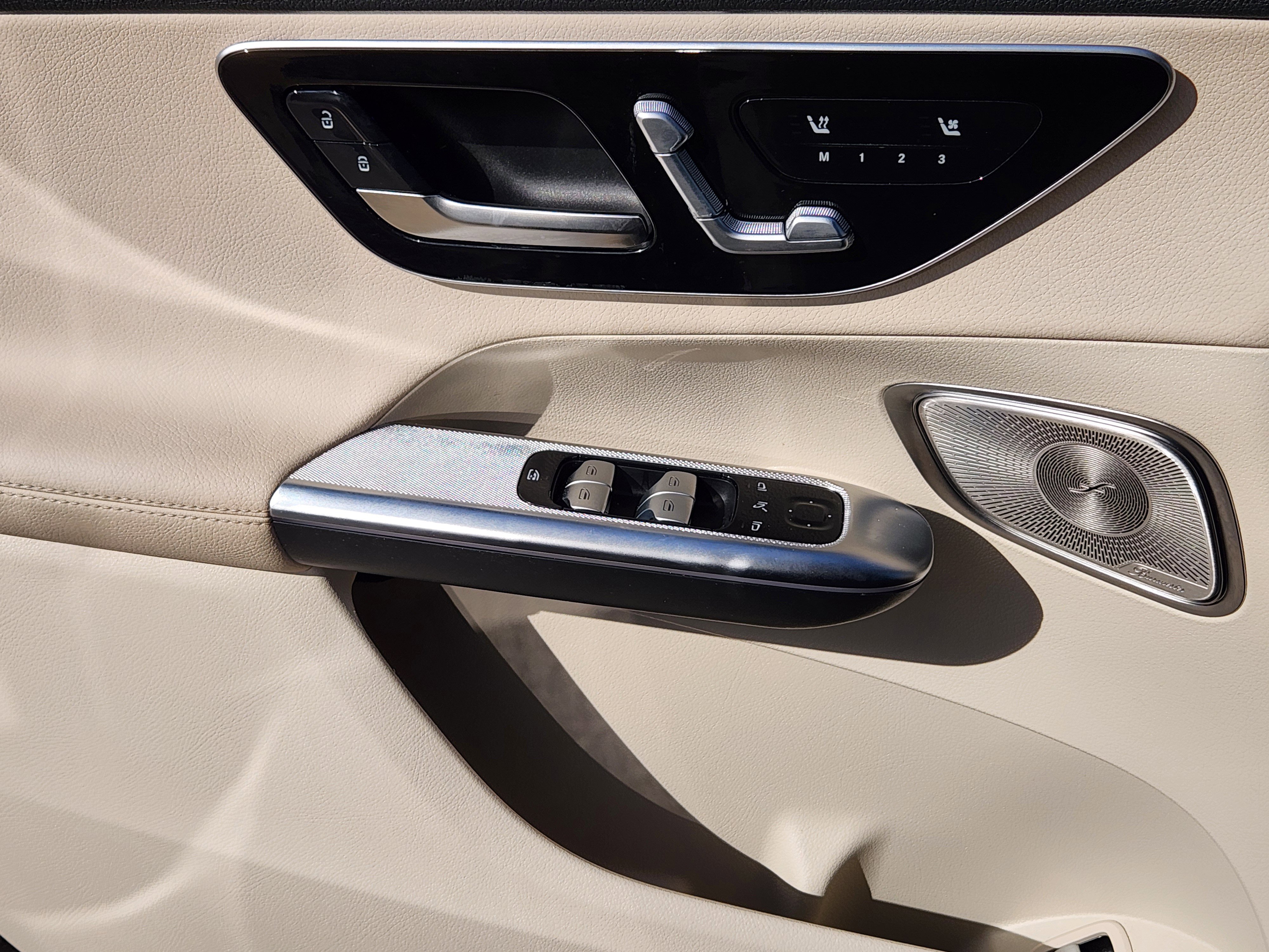 Used 2025 Mercedes-Benz GLC 300 300 image 21