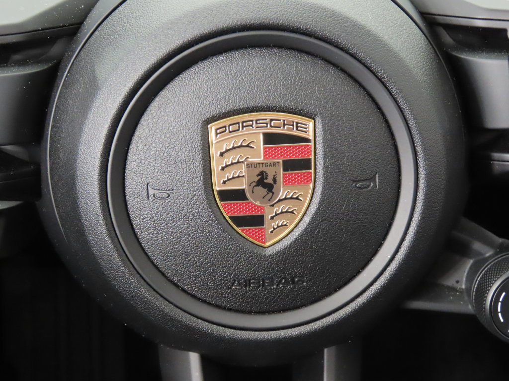 Certified 2025 Porsche Macan Electric w/ Premium Package RWD image 21