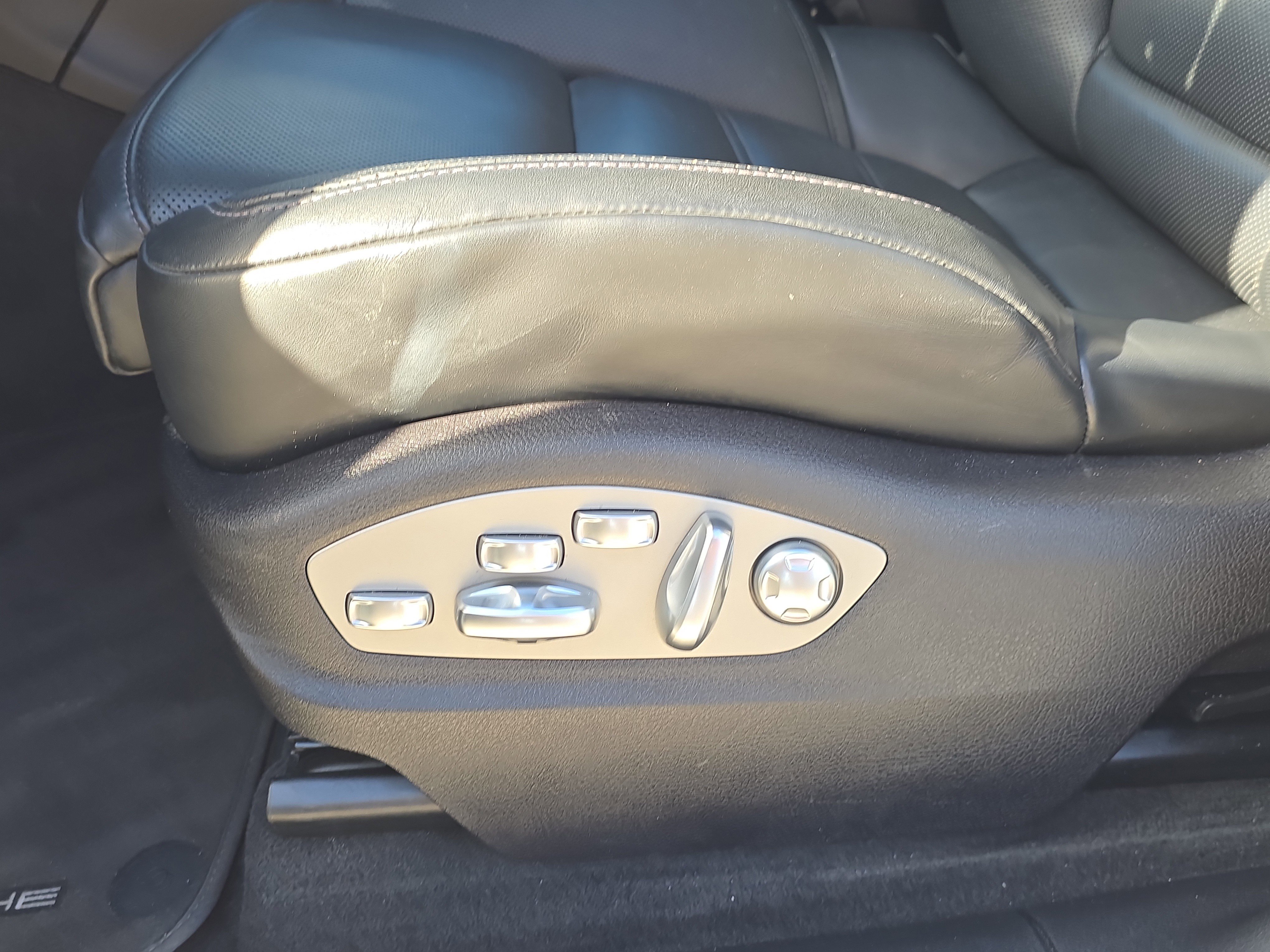 Used 2024 Porsche Macan GTS image 23