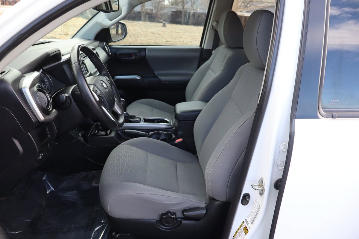 Used 2017 Toyota Tacoma SR5 w/ Tow Package image 19