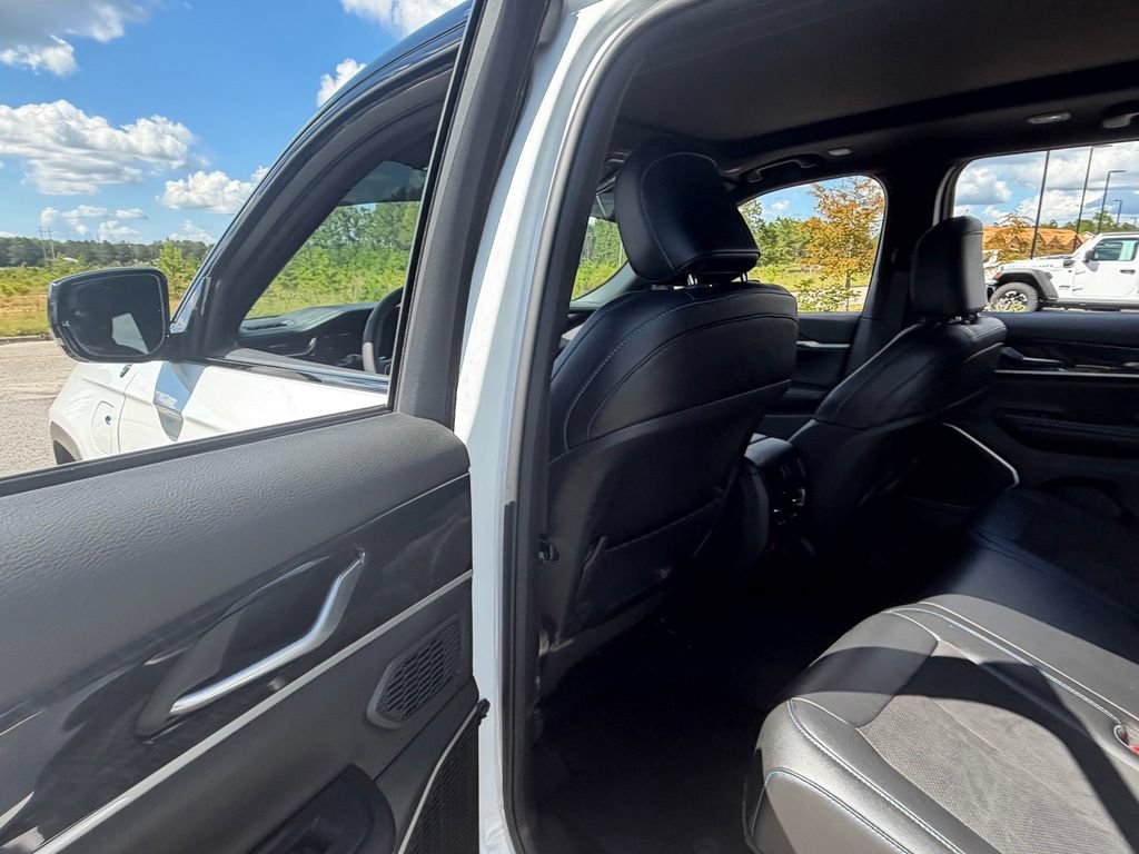 Used 2024 Jeep Grand Cherokee Trailhawk AWD/4WD image 38