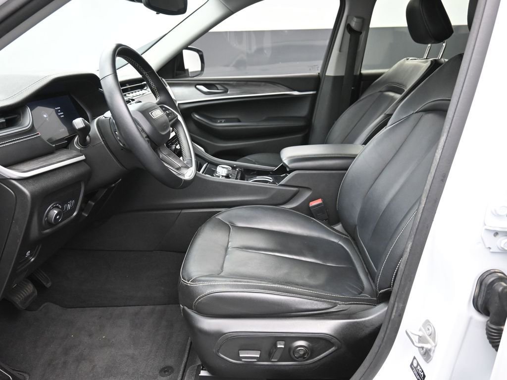 Used 2022 Jeep Grand Cherokee L Limited AWD/4WD image 21