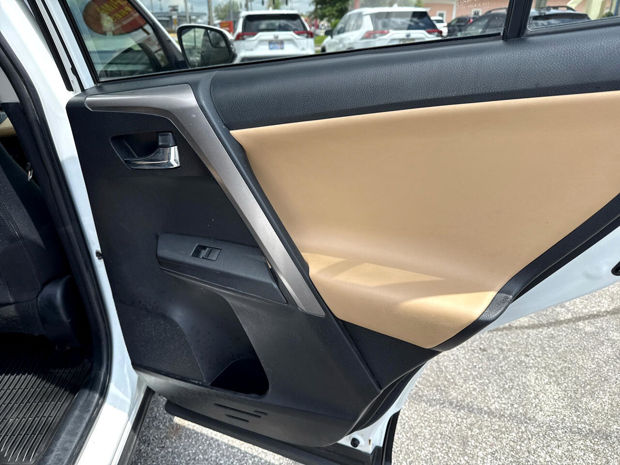 Used 2018 Toyota RAV4 XLE image 22