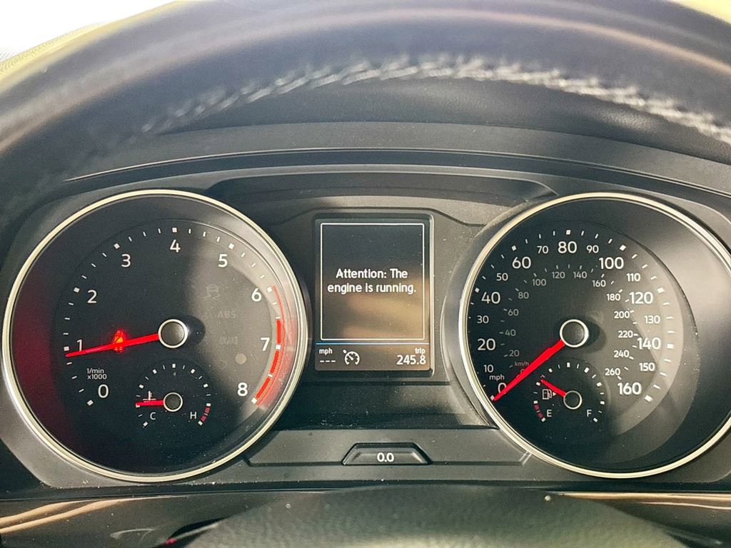 Used 2018 Volkswagen Tiguan SE AWD/4WD image 14