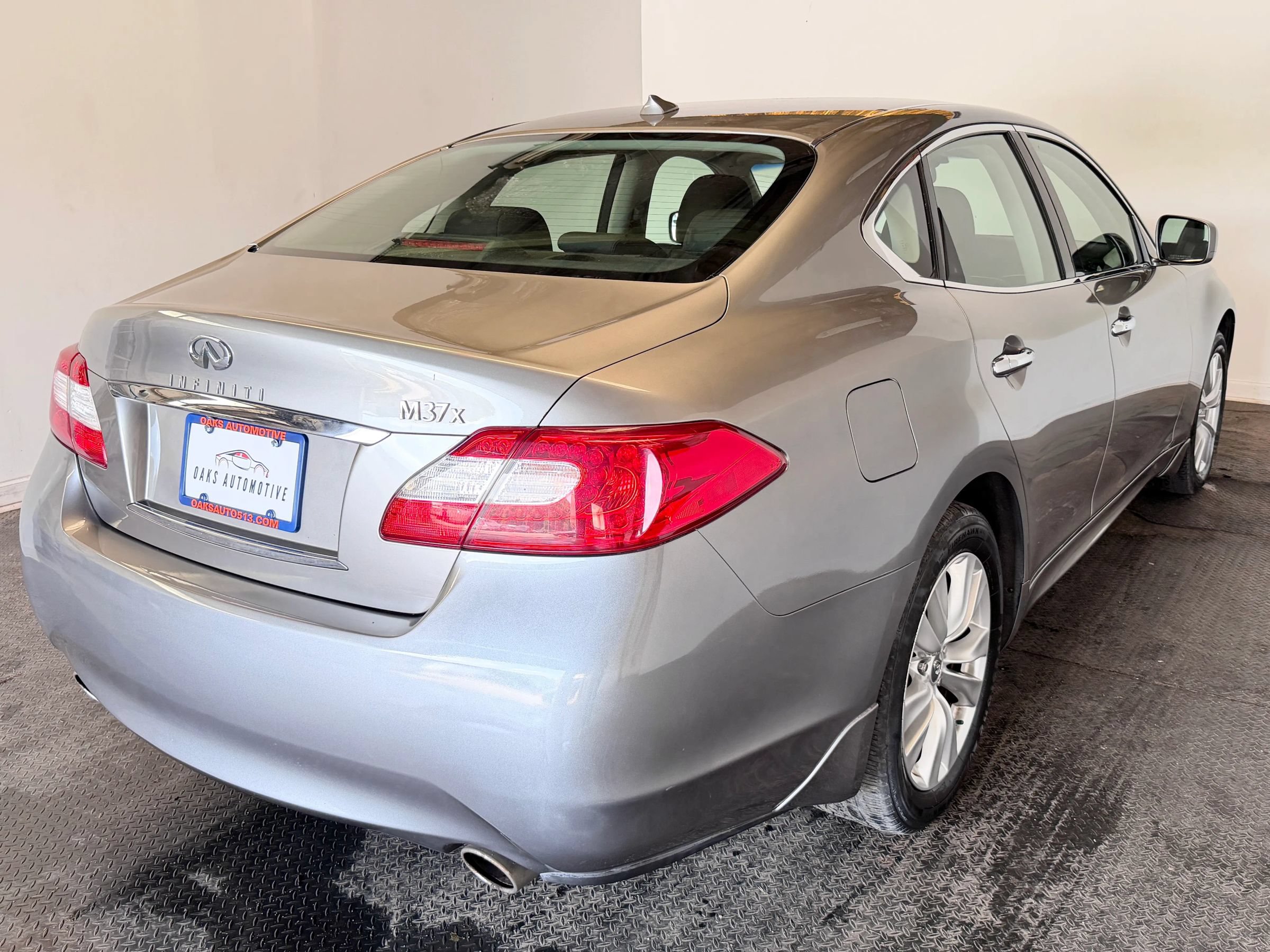 Used 2011 INFINITI M37 x w/ Premium Pkg AWD/4WD image 7