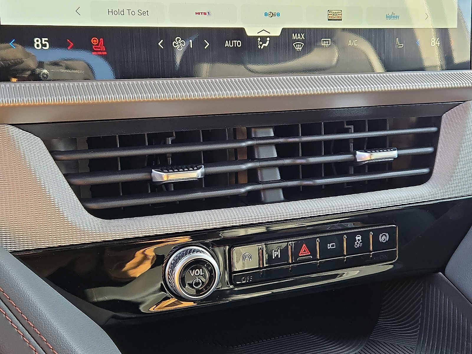 New 2026 Ford Explorer Active w/ Active Comfort Package image 13