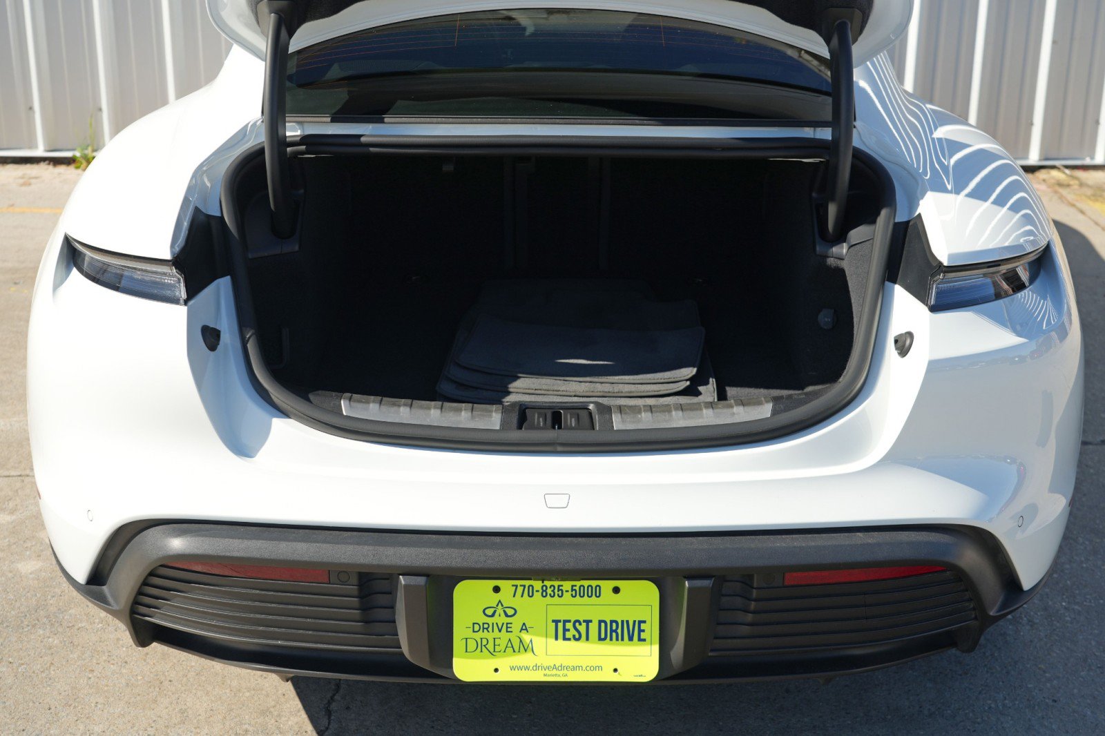 Used 2020 Porsche Taycan 4S image 10