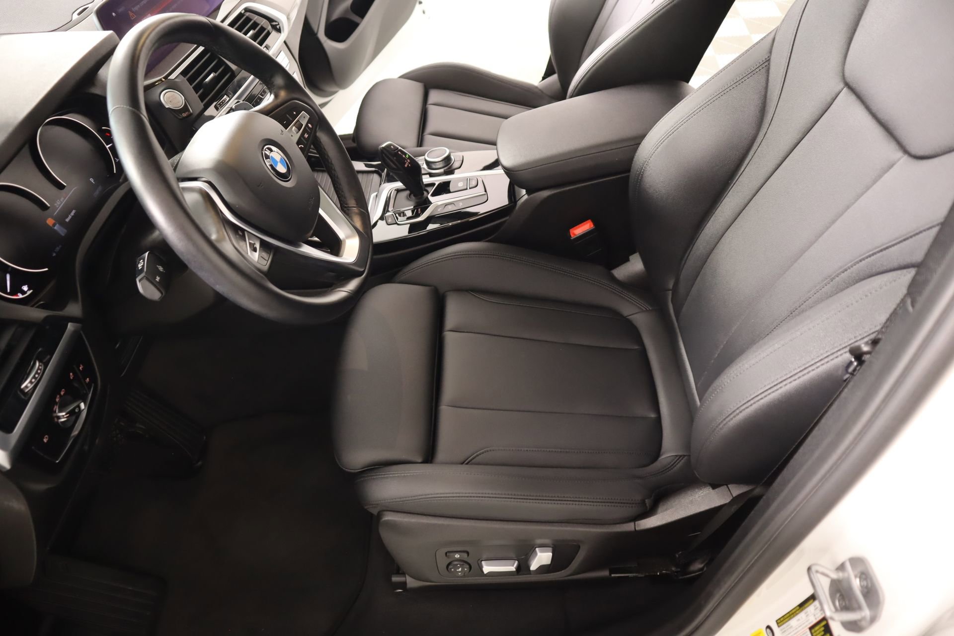 Used 2021 BMW X3 xDrive30i w/ Convenience Package image 11