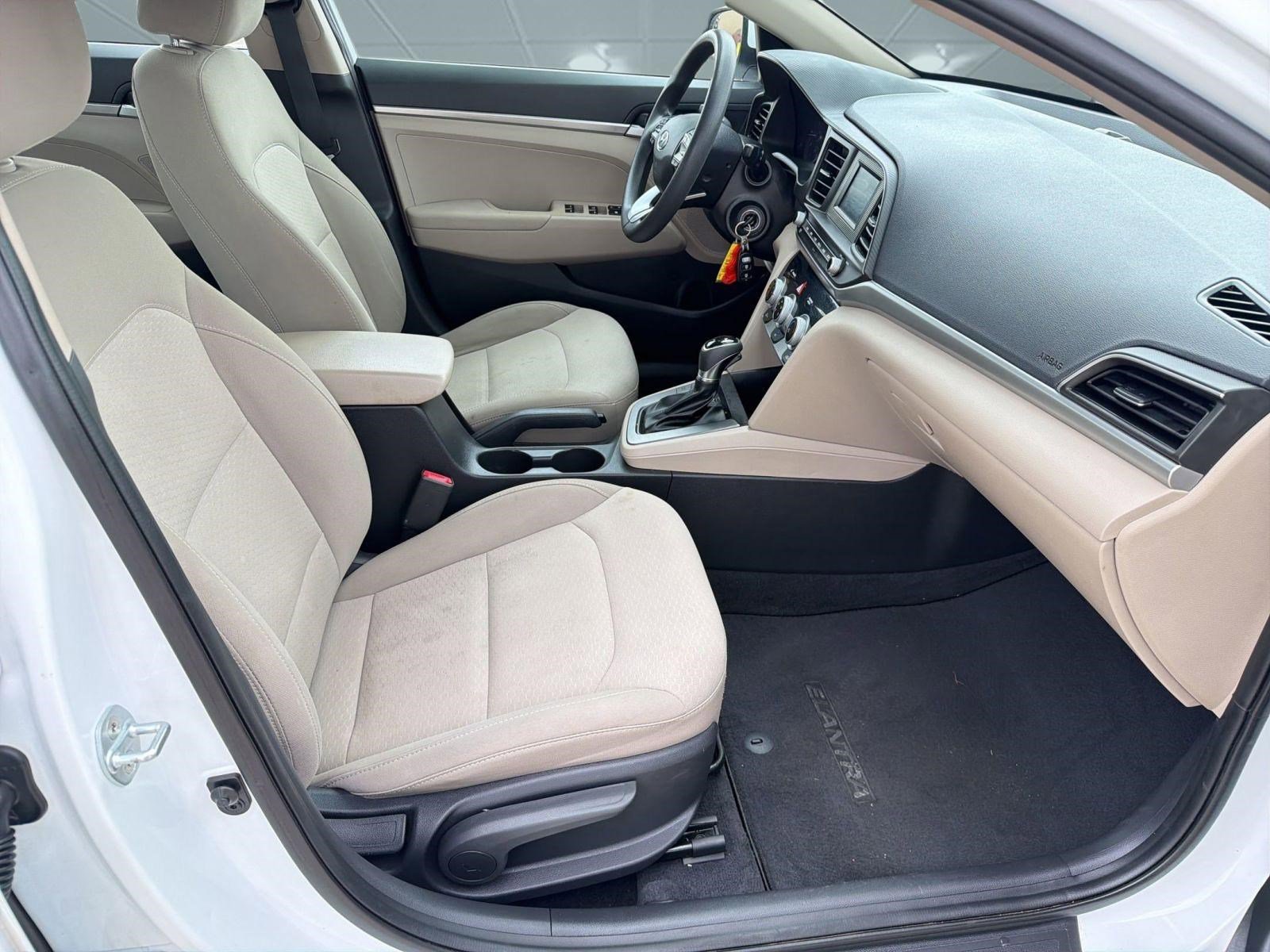 Used 2019 Hyundai Elantra SE image 28