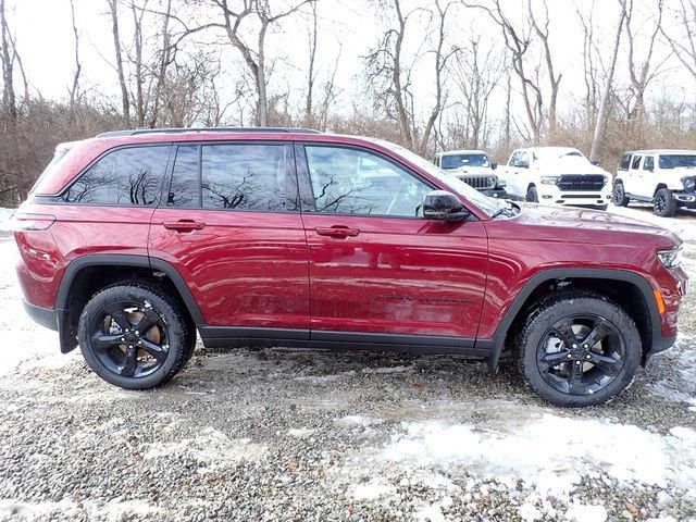New 2025 Jeep Grand Cherokee Limited w/ Black Appearance Package image 8