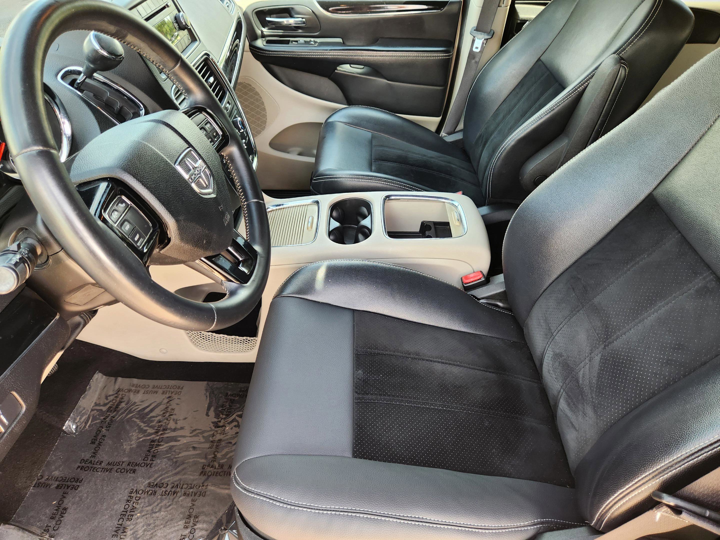 Used 2017 Dodge Grand Caravan SXT image 15