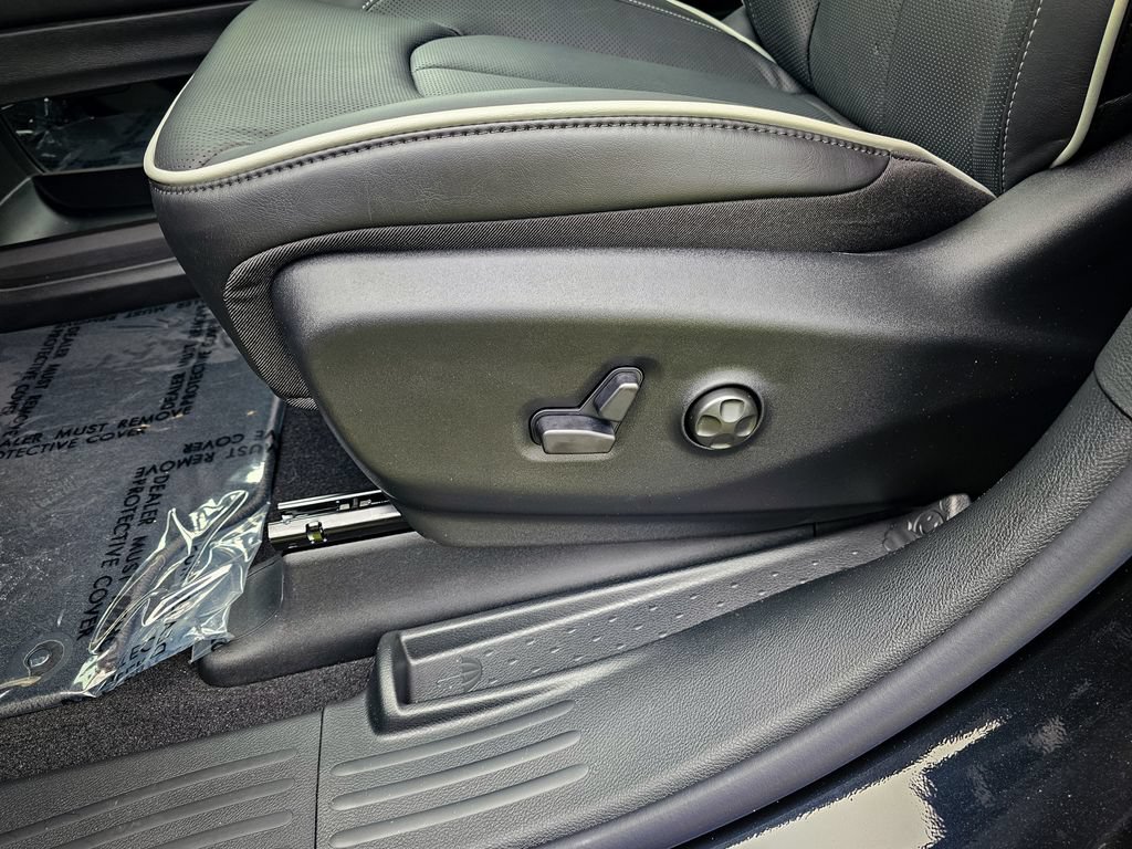 New 2027 Chrysler Pacifica Limited AWD/4WD image 15