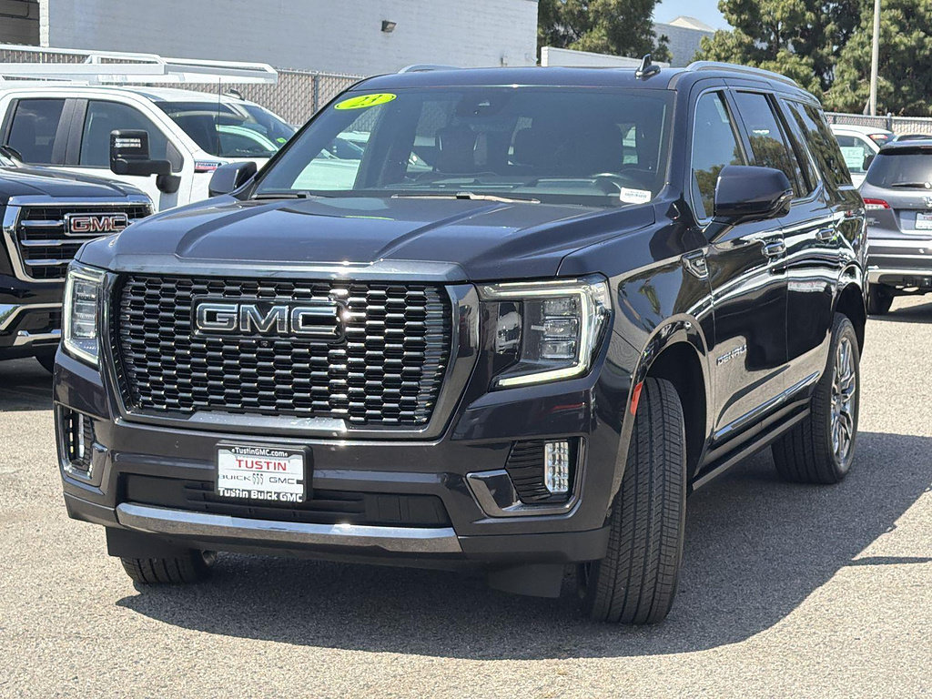 Used 2023 GMC Yukon Denali Ultimate AWD/4WD image 3
