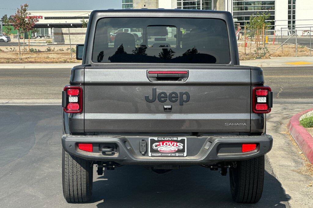 New 2026 Jeep Gladiator Sport AWD/4WD image 5
