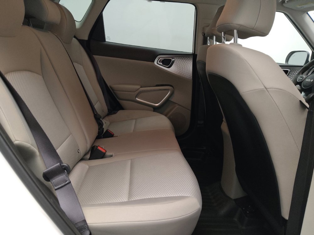 Used 2023 Kia Soul LX w/ LX Technology Package image 19