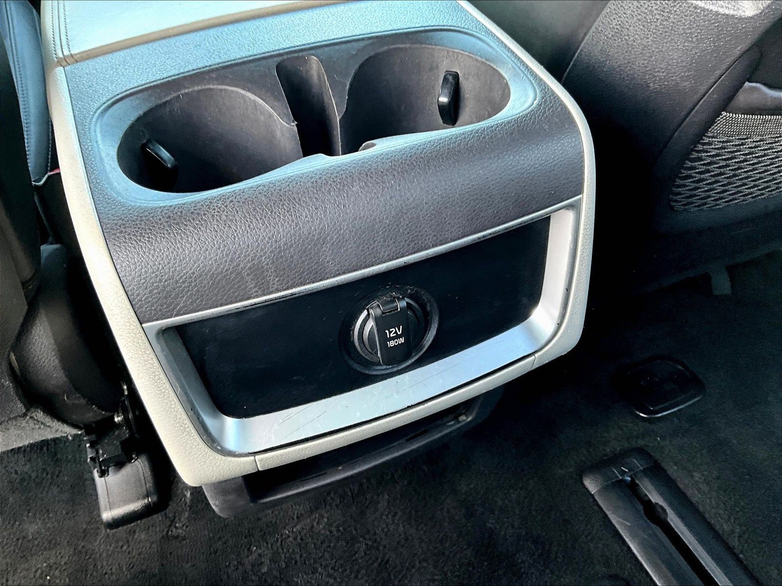 Used 2022 Kia Carnival LX FWD image 10