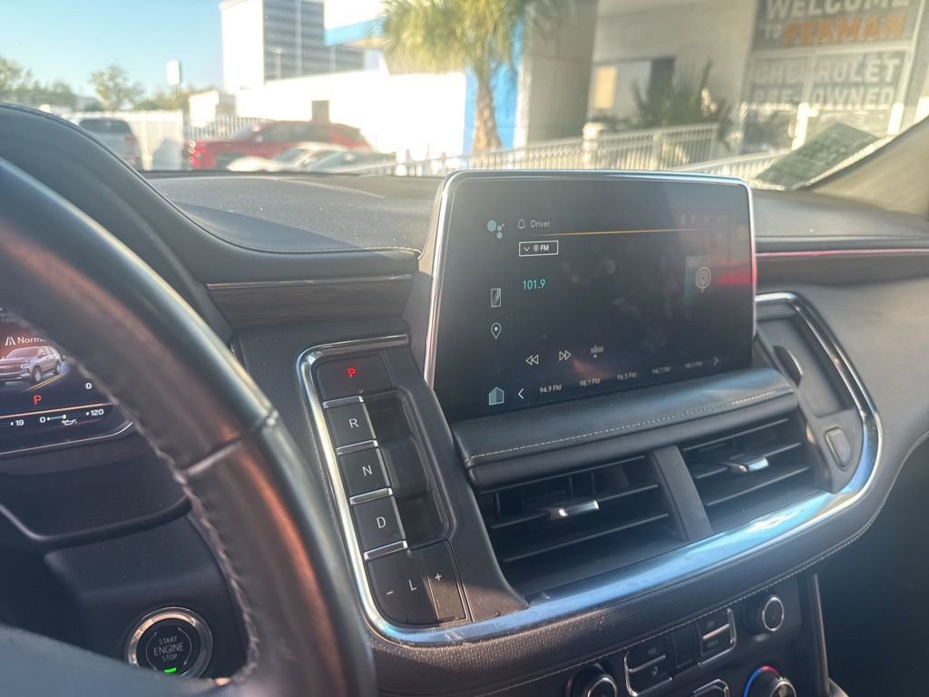 Used 2023 Chevrolet Suburban Premier image 25