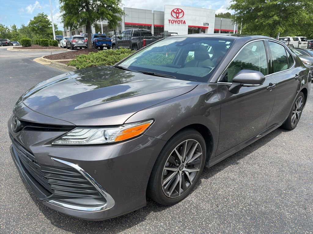 Used 2023 Toyota Camry XLE w/ Navigation Package FWD video 1