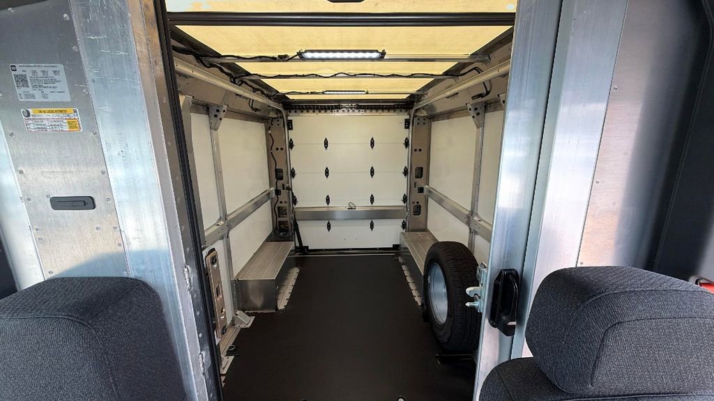 Used 2024 Chevrolet Brightdrop 400 w/ Commercial Equipment Package AWD/4WD image 25